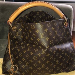 Louis Vuitton Artsy Tote MM